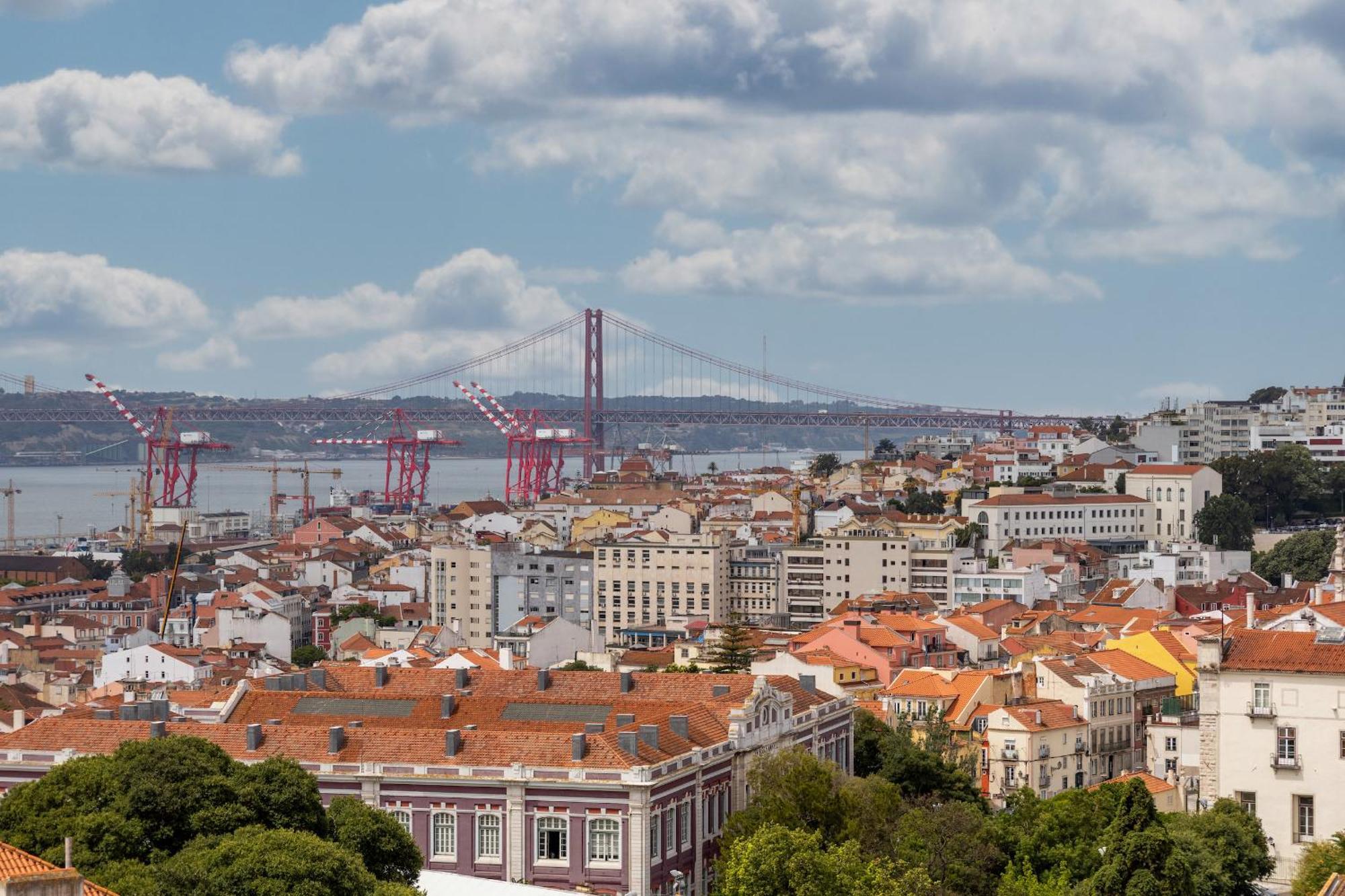 Beguest Bairro Alto City View Apartment ลิสบอน ภายนอก รูปภาพ